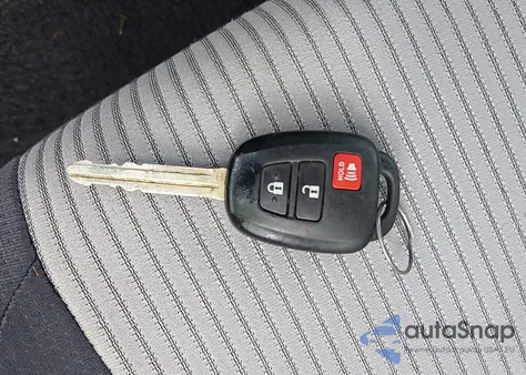 2015 Toyota Rav4 Xle z USA, uszkodzony, nr VIN JTMRFREV4FJ023041